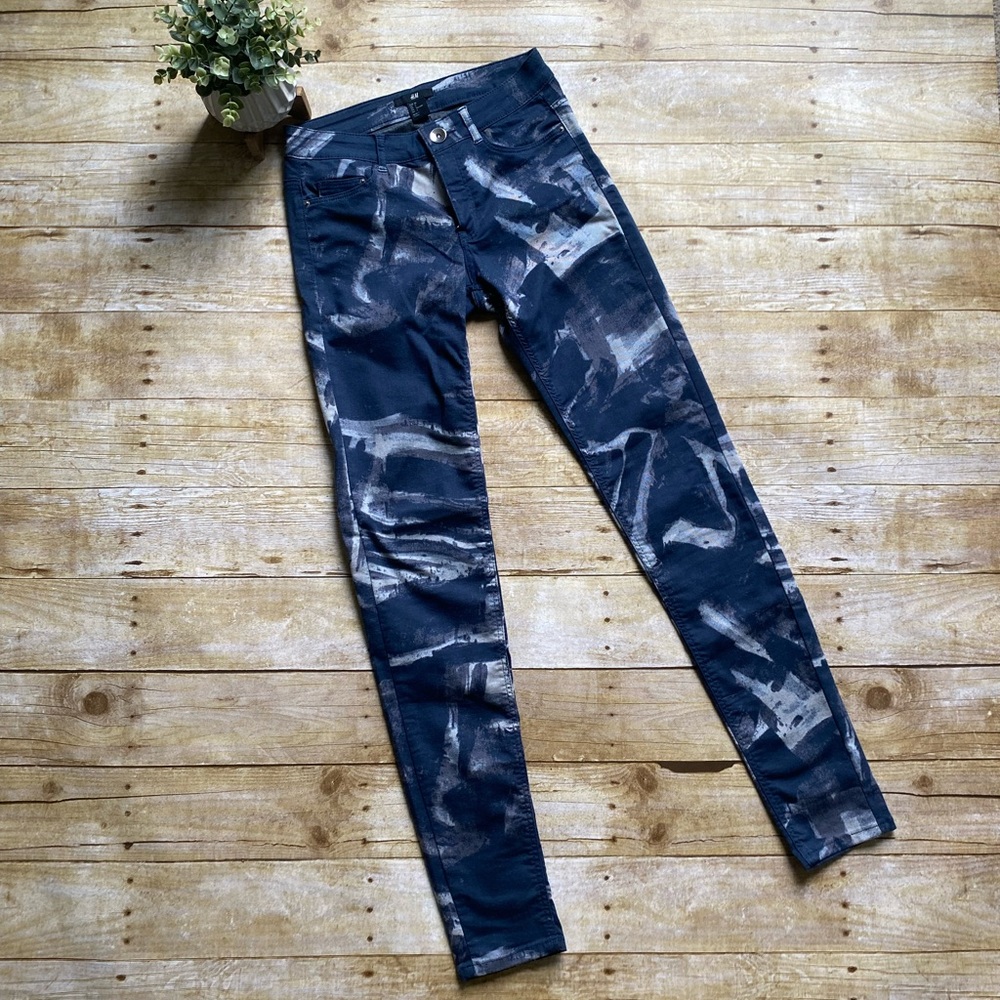 ✨H&M paint splatter pants✨